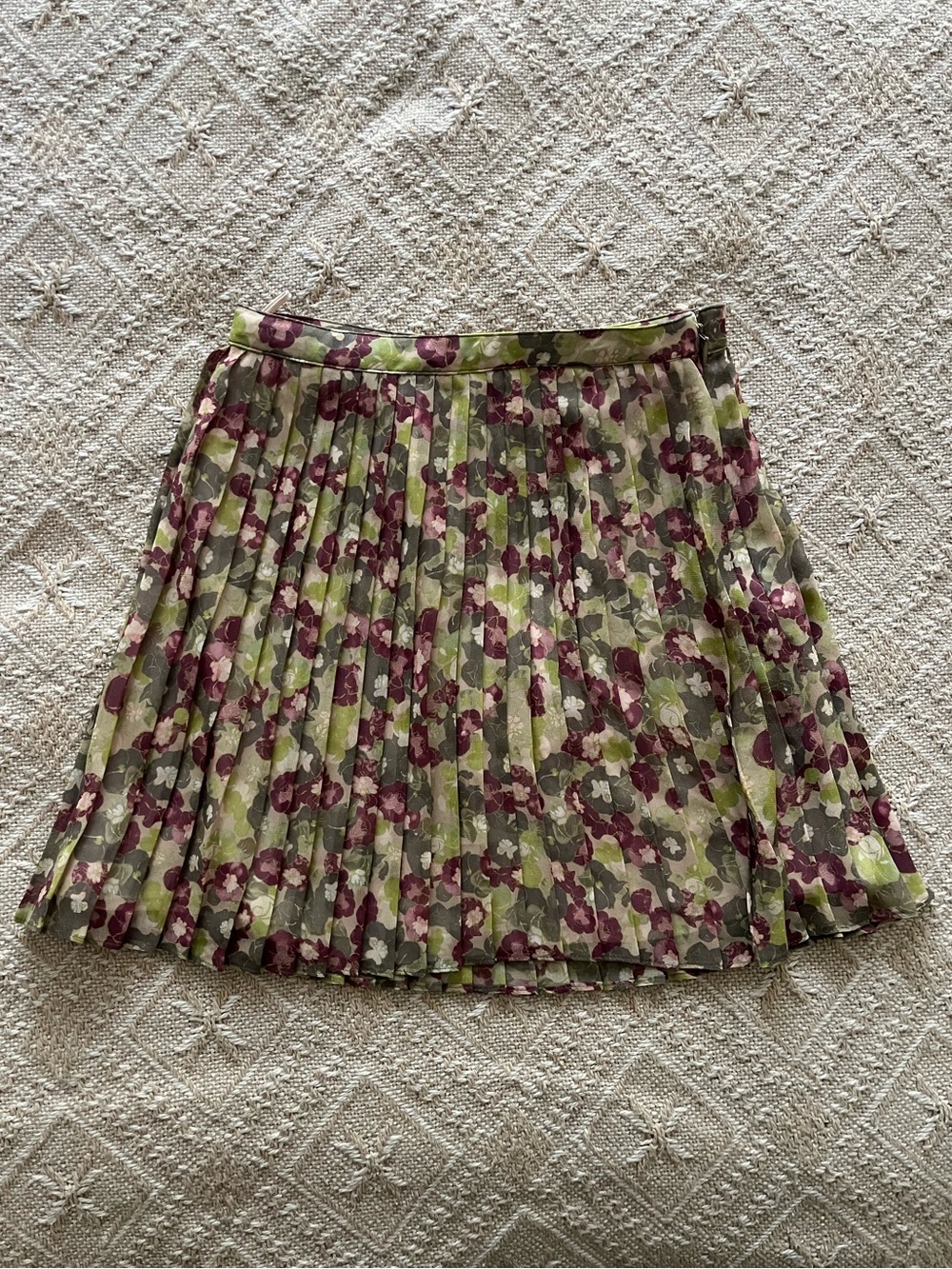 Aritzia Wilfred Floral Pleated Mini Skirt Green Plum Chiffon Fully Lined
